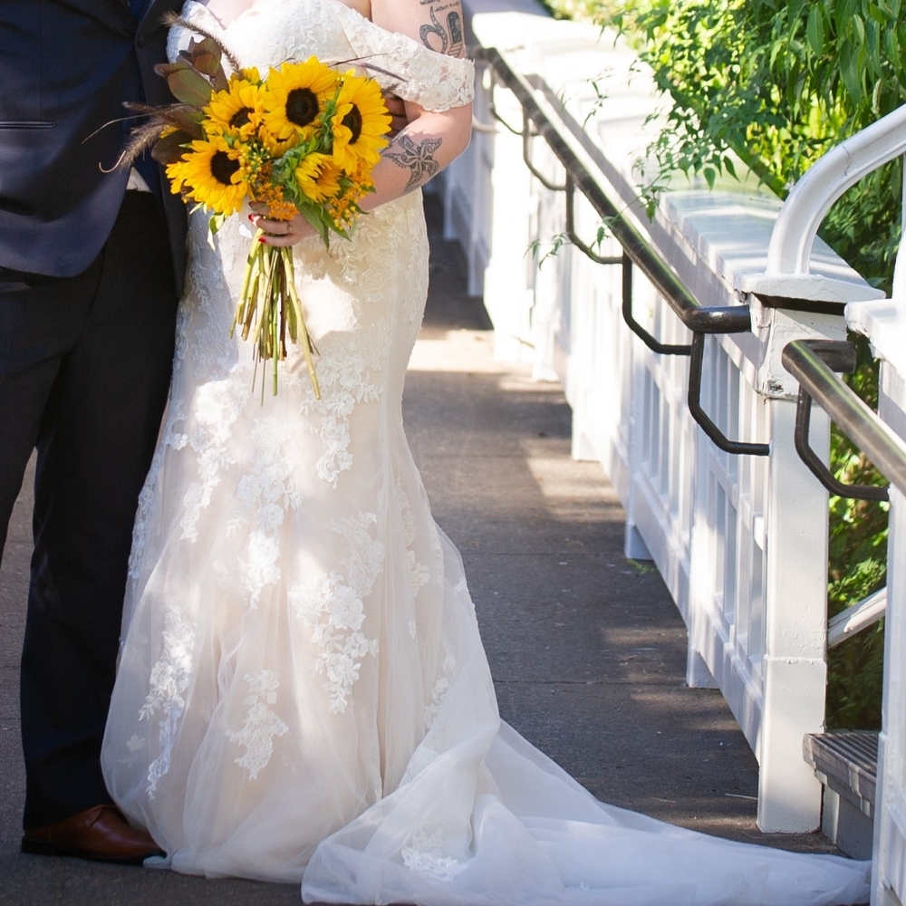 Elegant Lace Wedding Dress